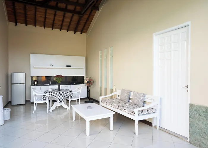 The Beverly Hills Bali 金巴兰